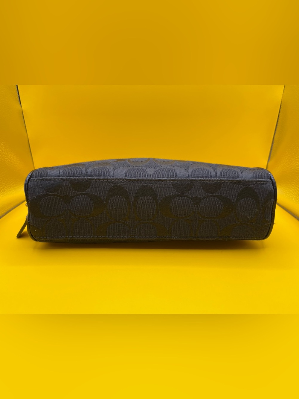 Coach Black Signature Jacquard Large Cosmetic Pouch COA Authenticed 9”x 2.5”x5” - Picture 6 of 11